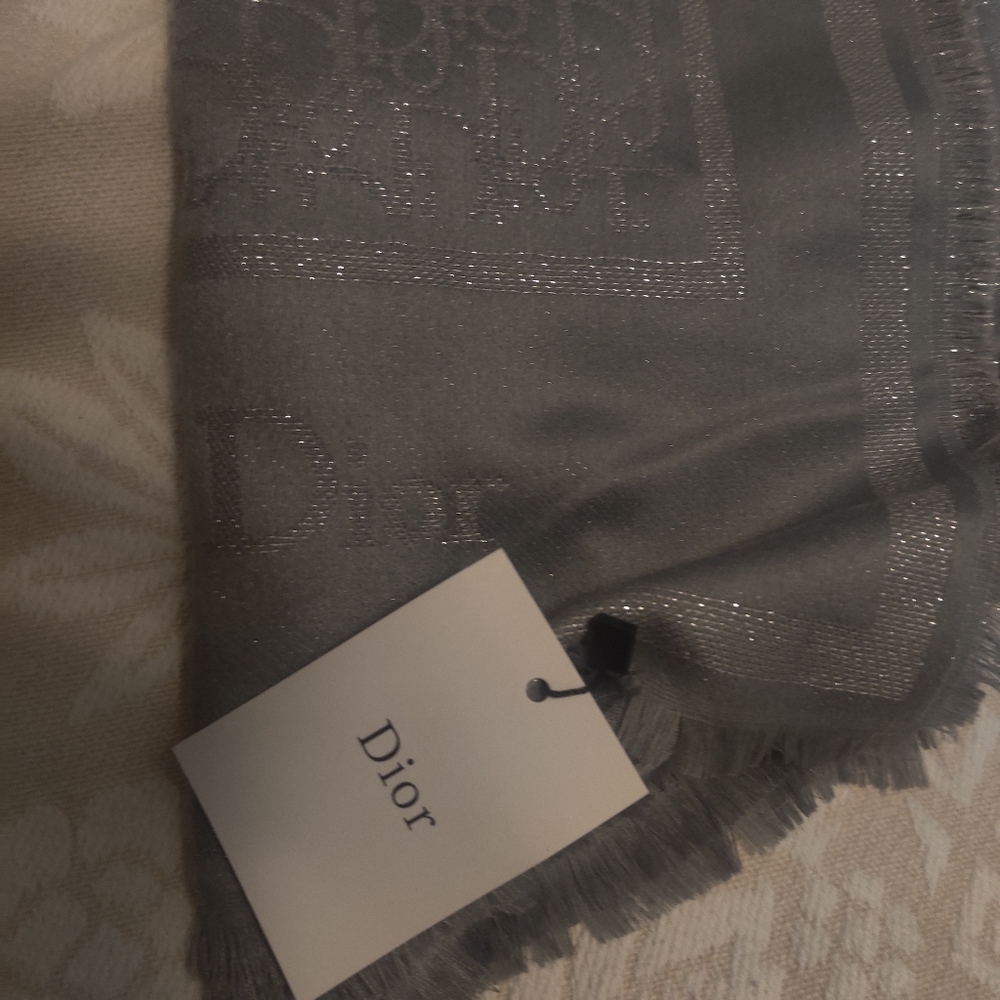 Dior silver scarf - Picture 5 of 5